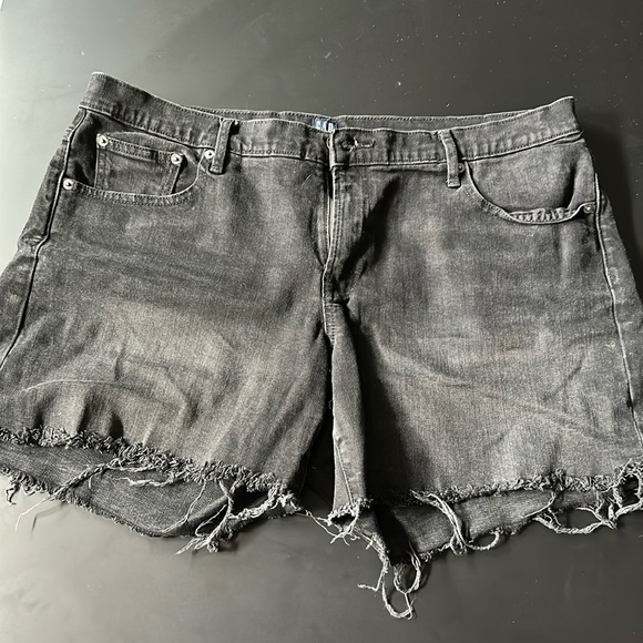 Women’s Gap Shorts - Picture 1 of 4